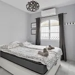 One Bedroom Penthouse 아파트 *