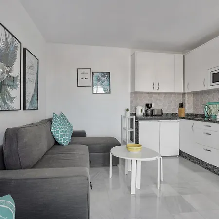 One Bedroom Penthouse Appartement *