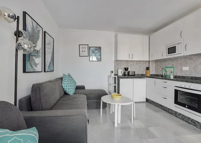 One Bedroom Penthouse Apartament *