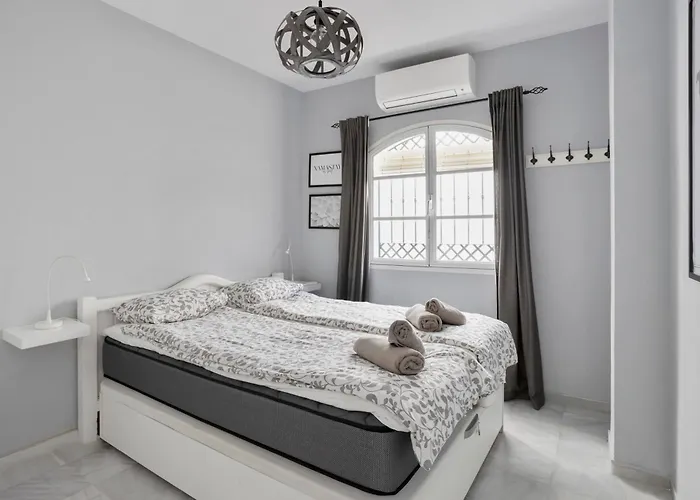 One Bedroom Penthouse Apartament *